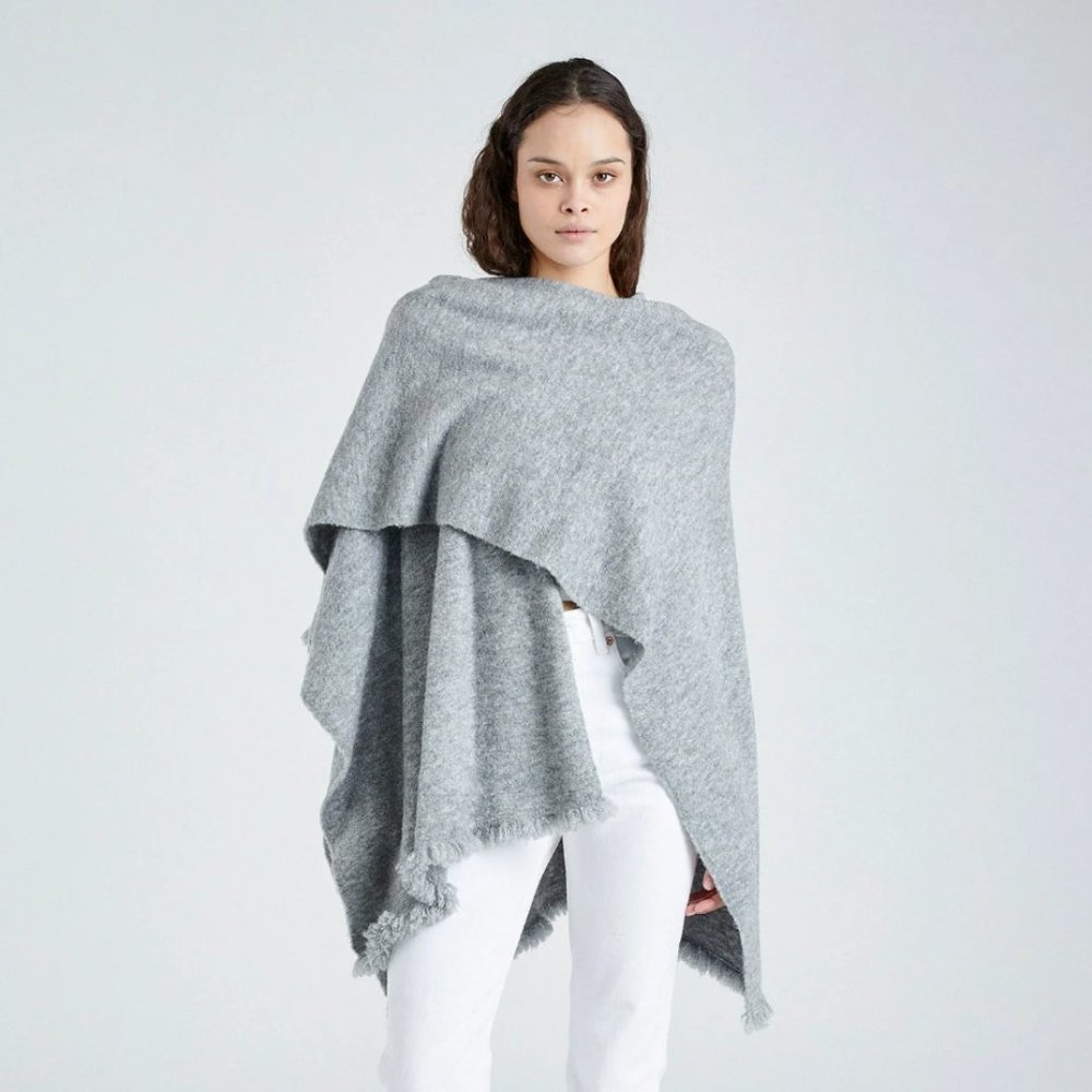 + Beryll Cashmere Serape | Light Gray